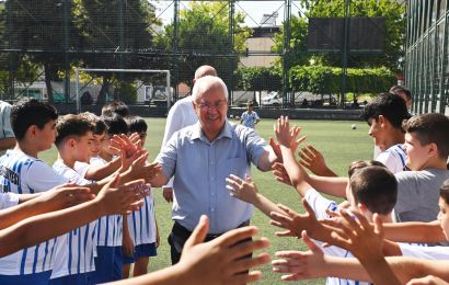 Başkan Selvitopu yaz spor okullarını ziyaret ederek öğrencilerle buluştu