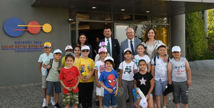 CHP Heyeti Karabağlar'ın projelerini gezdi