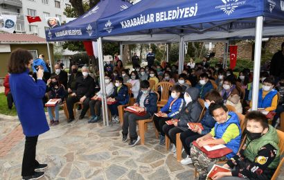 Karabağlar Belediyesi'nin 58. Kütüphane Haftası etkinlikleri sürüyor.