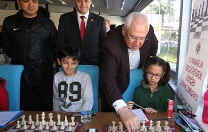 Karabağlar’da Başöğretmen Atatürk Satranç Turnuvası Ödül Töreni ile Son Buldu