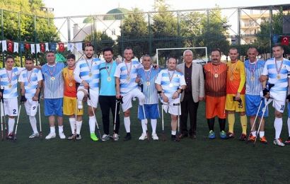 Belediye Meclis Üyeleri, Ampute Takımıyla Futbol Maçı Yaptı