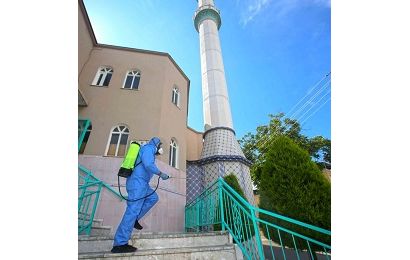 Karabağlar’da Camiler İbadete Hazırlanıyor