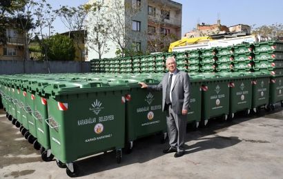 Karabağlar'a modern çöp konteynerleri kazandırılıyor