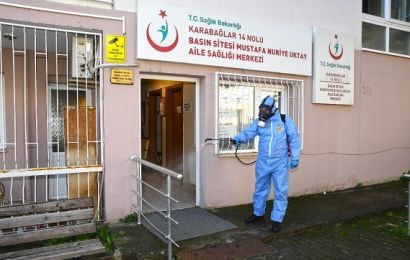 Karabağlar Belediyesi Aşı Merkezlerini de Dezenfekte Ediyor